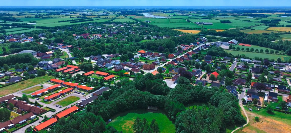 Selv Om Renten Er Steget, Vinder Dansk Realkredit Med Hestelængder Over ...