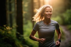 En løbetur i skoven kan give ny energi og er også godt for din mentale sundhed.
