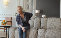 Rygsmerter kan forebygges via arbejdspladsen, melder Dansk Sundhedssikring ud, efter Sundhedsstyrelsens umelding om at mere bevægelse er det bedste middel mod rygsmerter.