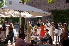Solloungen foran Hotel Odeon