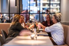 Stemning i Brasseriet på Hotel Odeon