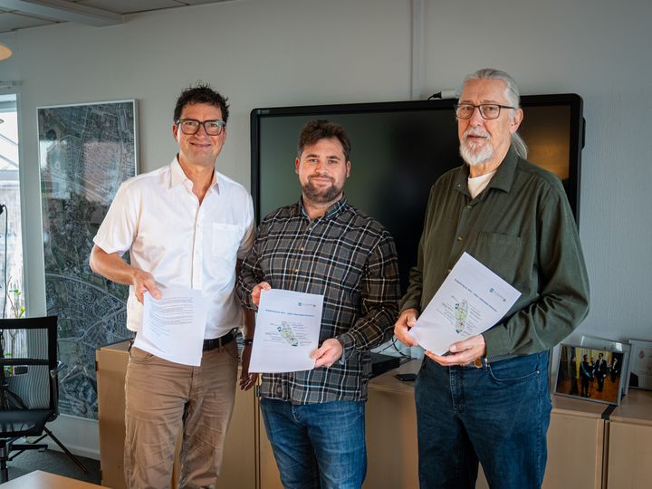 Fra venstre: Borgmester Henrik Rasmussen, Det Konservative Folkeparti, Christian Skou Larsen, Socialistisk Folkeparti, Jens Ove Bay, Enhedslisten.
