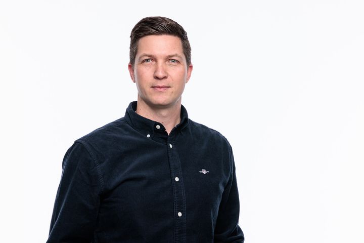 Jonas Kolbe overtager stillingen som adm. direktør hos Bunch Bygningsfysik, mens hidtidige adm. direktør Tommy Bunch-Nielsen bliver teknisk direktør. Jonas Kolbe er uddannet bygningskonstruktør og har været partner hos Bunch Bygningsfysik siden 2016.  Billedet må frit benyttes ved omtale af nyheden.