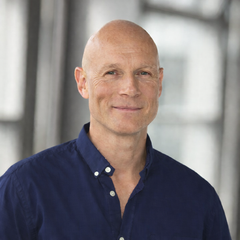 Ud over den nye rollefordeling mellem adm. direktør og teknisk direktør rykker de to øvrige partnere i Bunch Bygningsfysik, Svante Emtoft (på billedet her) og Per Bo Larsen, ind i ledergruppen med ansvar for hhv. internt samarbejde & kvalitetsstyring og markedsføring & salg.