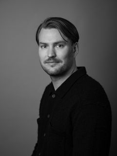 Emanuel Jorild, Art Director hos Nord DDB, har været med til at udvikle Epoqs nye brandkampagne "Forvent Mere".