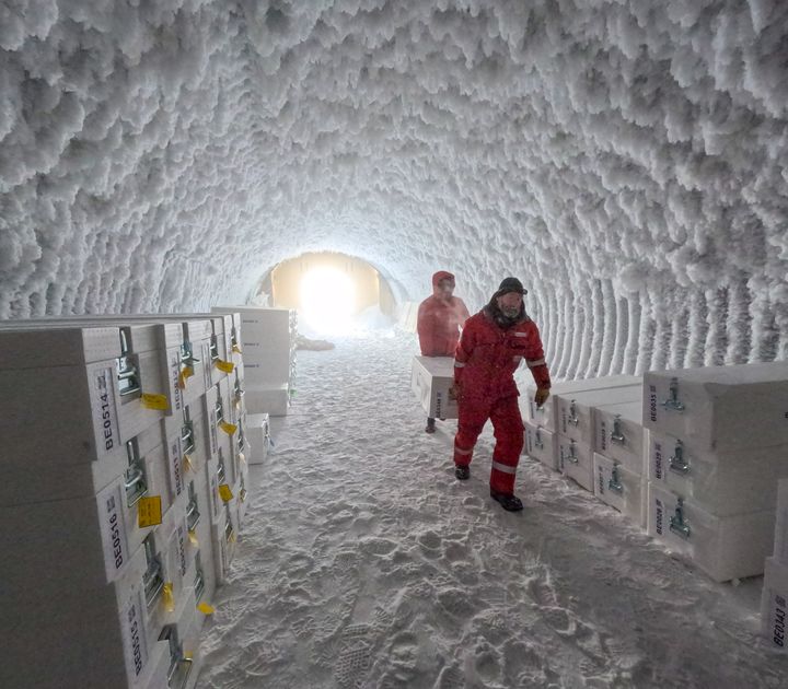 Snehulen, hvor iskernerne opbevares (credit: PNRA/IPEV)