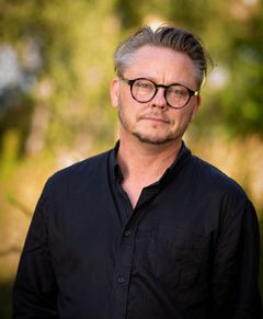 Lektor Tobias Raun.