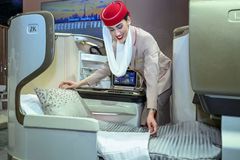 I Business Class indføres et nyt madrassedesign med fastmonteret hætte, som giver større komfort for passagerer med nedsat mobilitet og gør det muligt at blive siddende uden afbrydelse frem til landing.