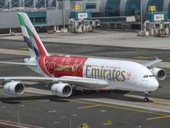 Emirates afslører en særlig Arsenal FC-bemaling på en A380.