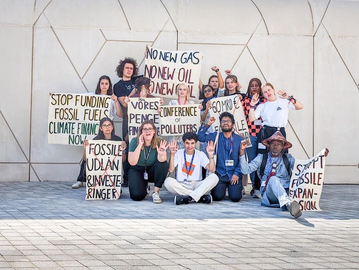 Danske og tyske klimaaktivister i sammlet demonstration mod fossile investeringer