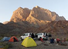 Lejr i Oman Mountains under Bjerrum Lab Ekspedition. Foto: Simon R. Stenger