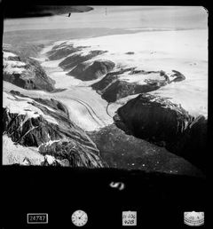 (Credit: Styrelsen for Dataforsyning og Infrastruktur) Ujaraannaq-dalen i Vestgrønland optaget fra vandflyver i 1936
