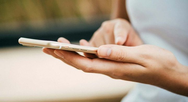 Mange har nok prøvet at trykke ’del’ eller ’synes godt om’ under et opslag på Facebook eller X uden at have fået læst det ordentligt igennem. Nyt forslag kan give brugerne en tænkepause, inden de deler.