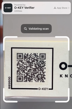 I selve QR-koden på et produkt kan det unikke fingeraftryk ligges.