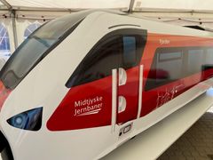 Model af de kommende batteritog, der fra 2025 kører med passagerer på to vestjyske togstrækninger.
