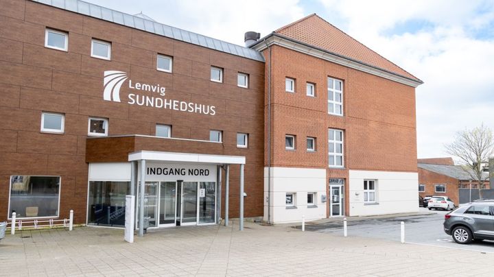 Klinik for almen Medicin i Lemvig Sundhedshus drives af Region Midtjylland for at sikre borgerne lægehjælp. Når klinikken efter sommer overtager driften af lægehuset i Thyborøn vil patienterne kunne få konsultationer på begge adresser.