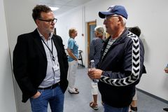 Hospitalsdirektør Henning Voss byder velkommen til åbent hus i akutklinikken i Lemvig.