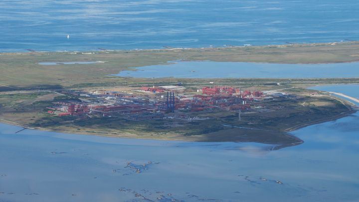 Luftfoto af Rønland, Harboøre Tange. I forgrunden er Limfjordens Nissum Bredning og i horisonten ses Vesterhavet.