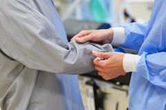 PFAS-fri og genanvendelig: Det nye tekstil sætter nye standarder for operationsudstyr i sundhedsvæsenet.