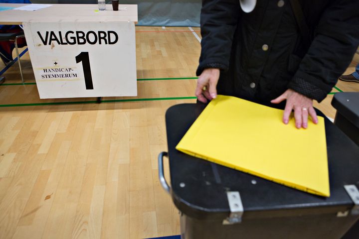 Fristen for at melde sig som kandidat til regionalvalget er nu udløbet, og der er anmeldt 16 politiske partier i alt 263 kandidater til regionalvalget den 18. november 2025.