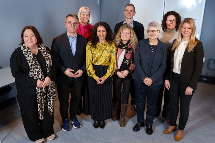 Sundhedsråd Aarhus består af (fra venstre side af billedet): Hanne Roed, Metin Lindved Aydin, Ulla Holm (var mødt frem som stedfortræder for Per Urban Olsen), Purnima Erichsen (fmd), Susanne Buch Nielsen (næstfmd.), Michael Christensen, Anette Poulsen, Christina Kirkegaard og Majbritt Birkholm (var mødt frem som stedfortræder for Nicolai Estrup).