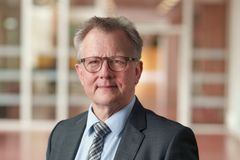 Regionsrådsformand Anders G. Christensen (V) ser overordnet positivt på økonomiaftalen for 2027, men understreger, at der fortsat mangler økonomi til de anlægsinvesteringer, som sundhedsreformen kræver.