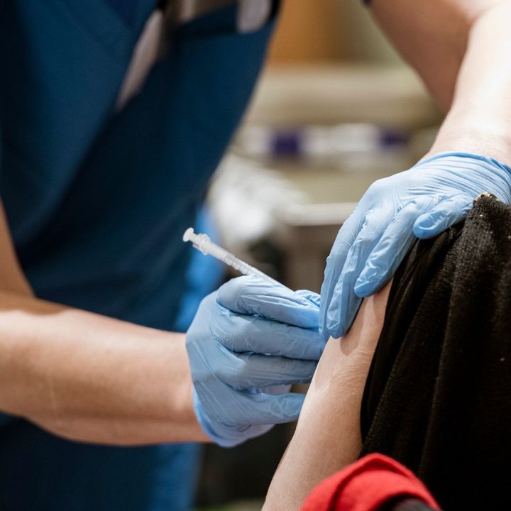 Borgere fra 65 år og særligt sårbare har mulighed for at blive vaccineret mod influenza og covid-19 fra 1. oktober.