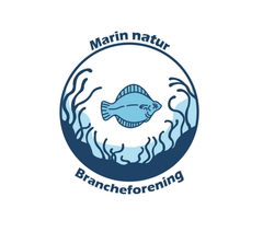 Logo for Brancheforeningen Marin Natur med en fisk omgivet af tang i en cirkel.