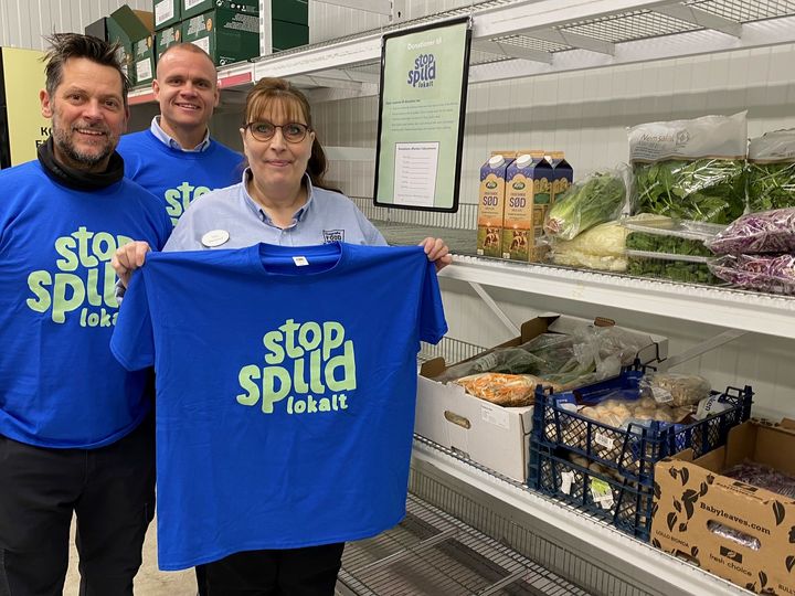 Medarbejderne i Cash & Carry-butikken på Østerbro er helt klar på at tage hul på det nye samarbejde mellem fødevaregrossisten Dagrofa Foodservice og den frivillige organisation Stop Spild Lokalt, der træder i kraft den 1. december.