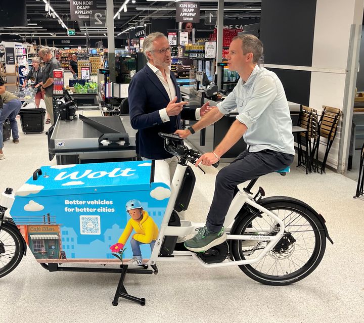 Dagrofa og Wolt udvider samarbejdet med ambition om levering fra mindst 200 butikker. Dagrofa koncernchef Tomas Pietrangeli og Wolt- CEO Danmark, Søren Meier Svendsen, ser frem til et stærkt samarbejde.