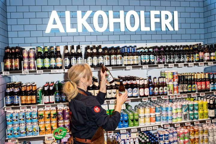 Alkoholfri øl og vin havner i stigende grad i indkøbskurven. Udvalget og kvaliteten er også i top.