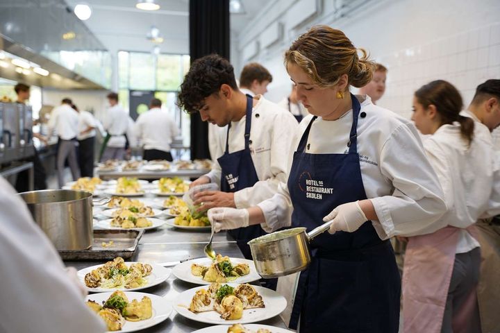 Hotel- & Restaurantskolen er Nordeuropas største brancheskole inden for hotel, restaurant og turisme med mere end 6.000 elever og kursister om året. Nu har skolen valgt Dagrofa Foodservice som ny hovedleverandør.