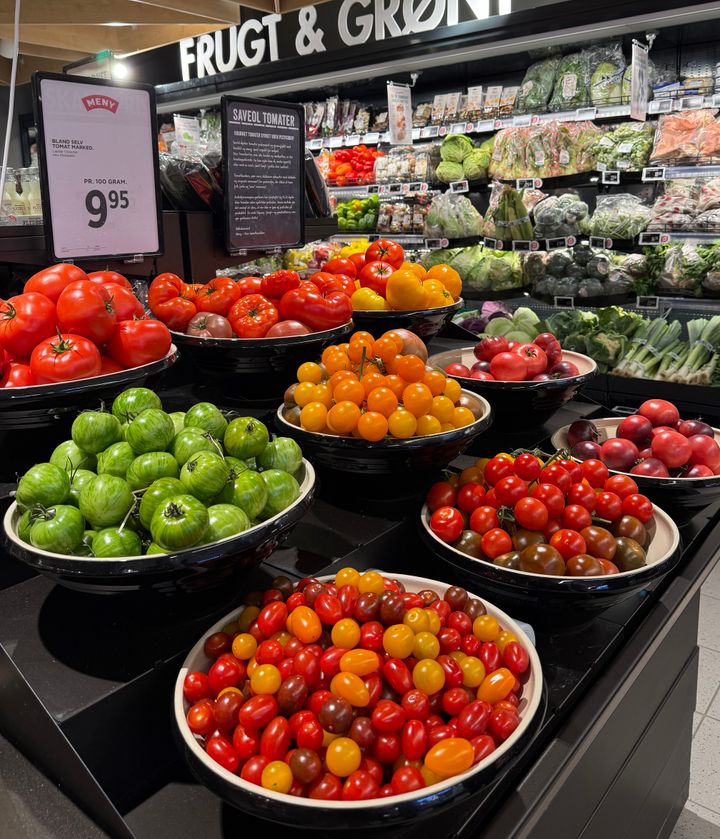 Stik imod forbrugernes forventning, fylder dansk frugt og grønt meget lidt på hylderne i danske supermarkeder. Det vil Dagrofa ændre på.
