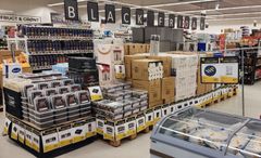 Black Friday blev markeret i alle 30 Cash & Carry-butikker på tværs af landet, og de lokale spisesteder benyttede sig i høj grad af de nedsatte priser på bl.a. ost, kød og drikkevarer.