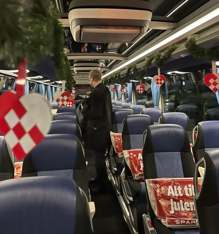 Næsten 1.000 danskere får et lift hjem med supermarkedskæden SPAR mandag den 22. december. Foto fra 2024.