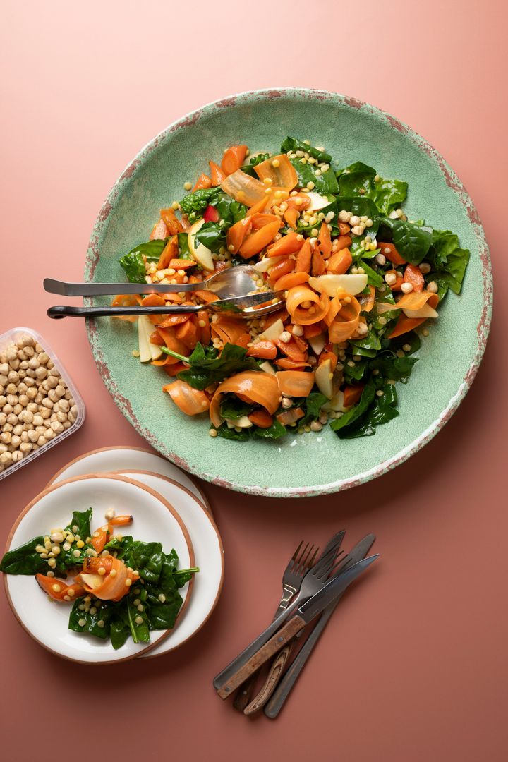 Det nye projekt skal fokusere på at identificere barrierer og muligheder for at få flere plantebaserede retter på menukortet. Det skal f.eks. ske gennem en dybdegående behovsanalyse hos både gæster og spisesteder.