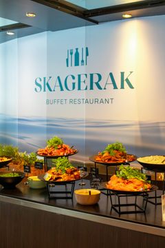 På Go Nordic Cruiseline skibene er der et bredt udvalg af spisemuligheder som f.eks. Nord - Fine Dining, Skagerak - Buffet Restaurant, Kull Steak & Seafood Grill, Syd - Italian Food og Kværn - Coffee & Deli samt et større antal barer.
