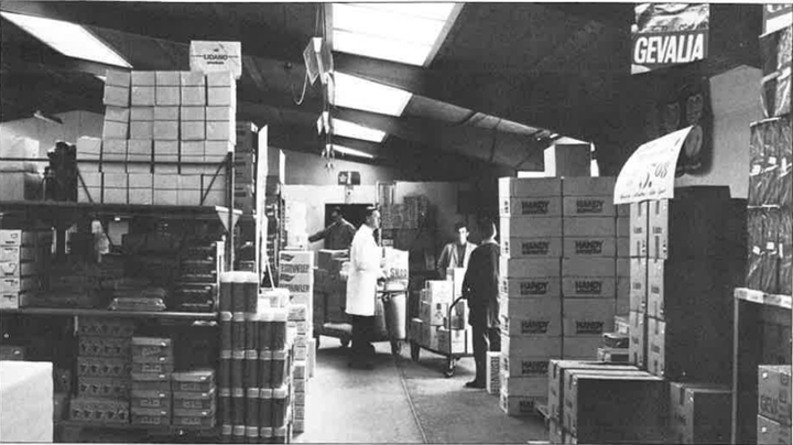 Den første Cash & Carry-butik åbnede i 1961 på havnen i Aarhus under navnet S-Engros Kolonial. I dag består kæden af 30 butikker på tværs af landet.