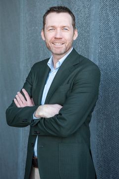 Michael Christensen, adm. direktør i Dagrofa Foodservice, udtaler: "Aarstiderne Engros er ægte pionerer, når det kommer til innovation, kvalitet og økologi. Samtidig er de utroligt dygtige til at dyrke de tætte relationer til de enkelte økologiske avlere og producenter. Det er en meget inspirerende tilgang med den nære kontakt til leverandørerne, og den kommer nu vores professionelle kunder til gavn."