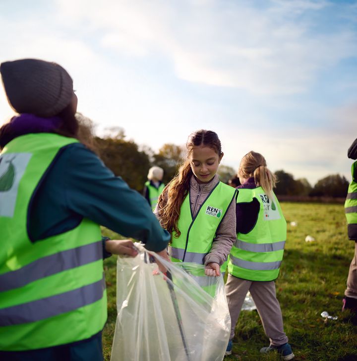 380.000 stykker affald blev indsamlet i naturen sidste år. SPAR er stolt hovedsponsor for ottende år i træk.
