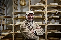 Poul Larsen er en del af bestyrelsen i fonden, som står bag Den danske Spiseguide. Han er til daglig medejer og direktør i HKI Ost.