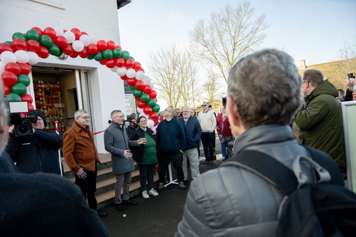 Dagrofa ser potentiale for dagligvarebutikker med borgerinvolvering i yderligere 50 mindre byer. Her fra åbning i Nyker på Bornholm tidligere i år.