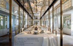 Historisk dug fra kongeligt taffel genskabt til Flora Danica-udstillingen på Koldinghus. Foto: Maria Tuxen Hedegaard