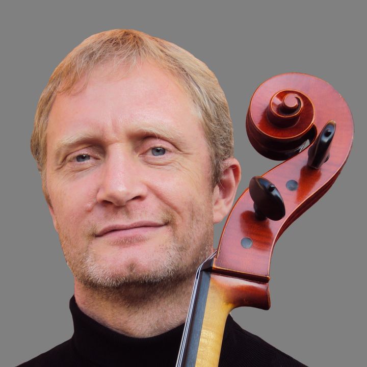 Tirsdag 2. juli vil cellisten Anker Sigfusson opføre J.S. Bachs Cellosuite nr. 1 i G-dur og nr. 2 i D-mol i Kirkesalen på Koldinghus.