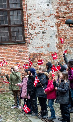 Kongeparret i forbindelse med åbningen af udstillingen "Mary & Kronprinsesserne" i 2022 i anledning af Dronningens 50-års fødselsdag.