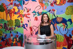 Den Kongelige Samling har i går for første gang åbnet en udstilling uden for Danmarks grænser. Det skete i Grand Palais i Paris 11. juni, hvor H.K.H. Prinsesse Marie forestod åbningen af Tapisseries royales: Savoir-faire français et tapisseries contemporaines danoises.