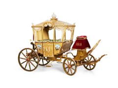 Den magiske karet er skabt over kotillonvognen fra 1888, som kan ses i udstillingen Kongebarn på Koldinghus. Kotillonvognen har gennem de seneste 100 år ved festlige lejligheder været benyttet som et magisk indslag ved kongefamiliens fester. Første gang var ved Christian 9.s 70-års fødselsdag i 1888, hvor vognen – trukket af små alfer – under gallafesten blev kørt ind i Riddersalen.  På Dronning Ingrids fødselsdag i 1980 var det de kongelige børnebørn, der var spændt for – til glæde for mormor, men i mindre grad for den dengang 11-årige Kronprins Frederik, der ikke kunne se magien i at være hest.