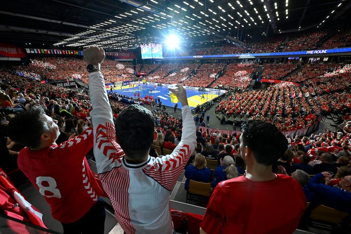 Danmark er regerende verdensmestre og er også ubesejret i denne slutrunde indtil videre.