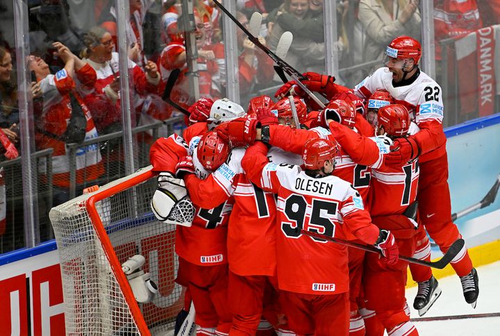 Danmark vinder 2-1 over Canada og er videre til semifinalen