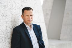 "Der mangler i dén grad kapital til early-stage life science investeringer og ved at investere i Sofinnova Capital XI understøtter EIFO en vigtig europæisk og dansk agenda, samtidig med at vi selvfølgelig forventer at skabe et attraktivt finansielt afkast, " siger Christoph Junge, Head of Fund Investments i EIFO.